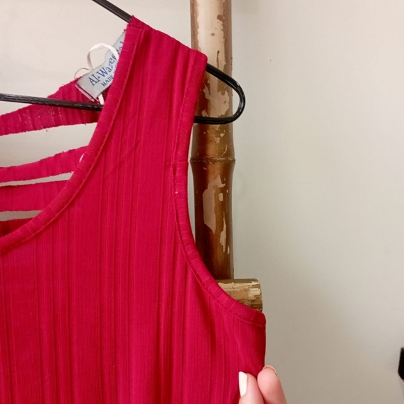 Ribbed Cut Out Back Dress - Picture 4 of 10